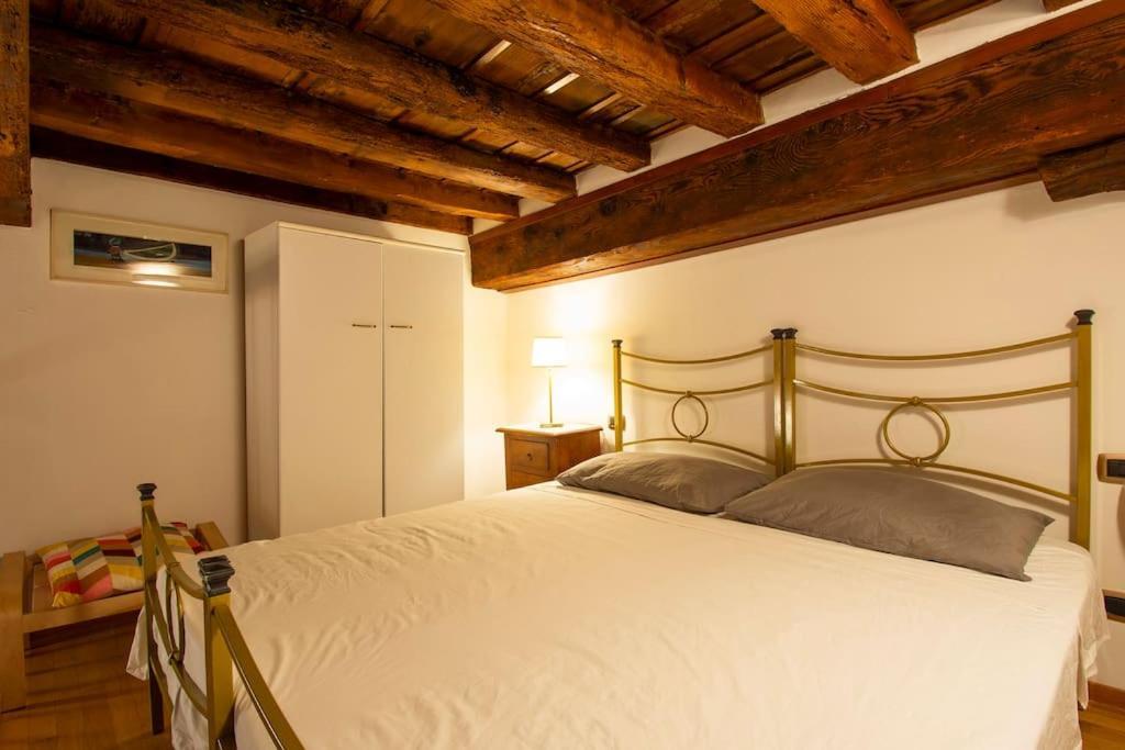 フィレンツェDemedici Apt W/ 2Br 1' Walk Uffizi & Ponte Vecchioアパートメント エクステリア 写真