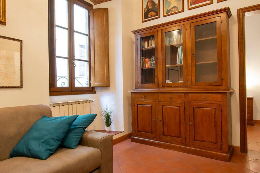 フィレンツェDemedici Apt W/ 2Br 1' Walk Uffizi & Ponte Vecchioアパートメント エクステリア 写真